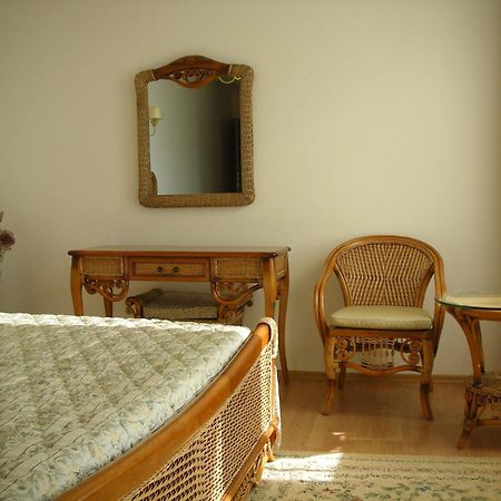 רבדה Oasis Suites Apartments And Studios מראה חיצוני תמונה