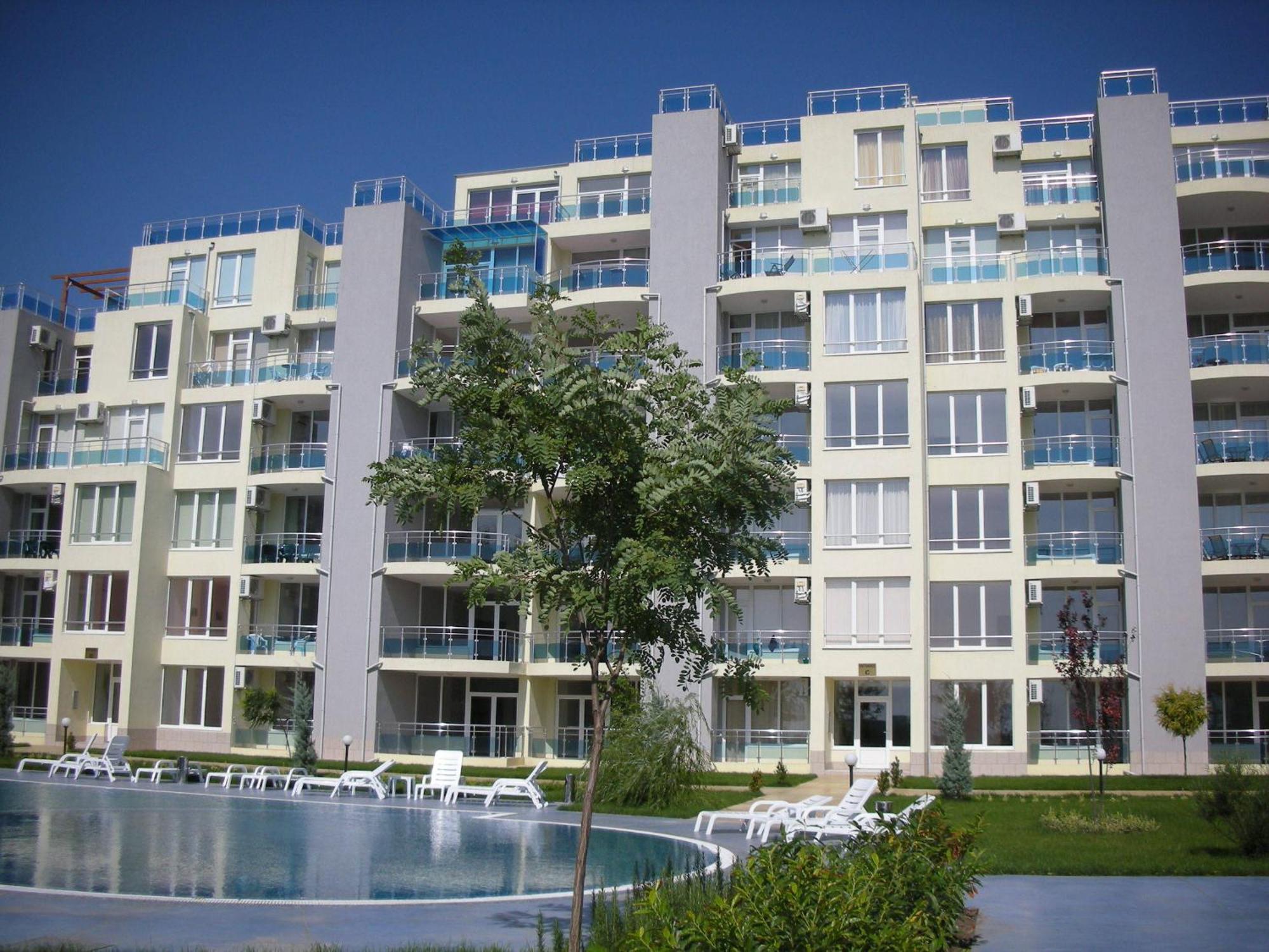 רבדה Oasis Suites Apartments And Studios מראה חיצוני תמונה
