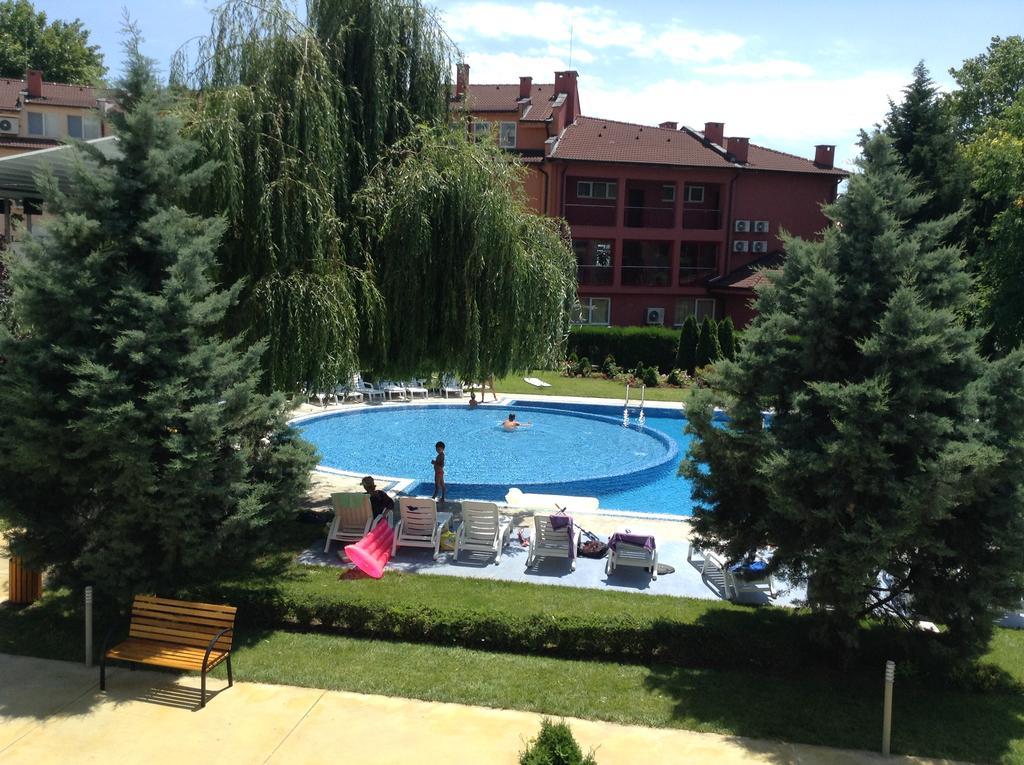 רבדה Oasis Suites Apartments And Studios מראה חיצוני תמונה