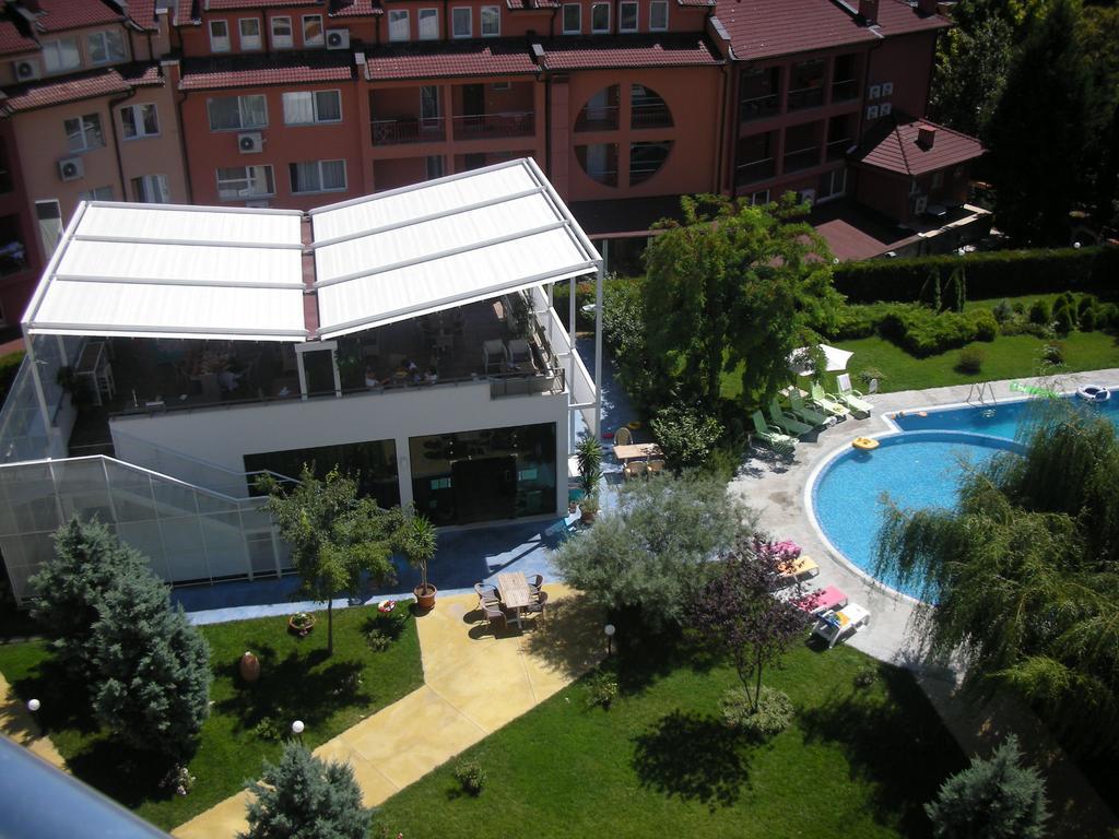 רבדה Oasis Suites Apartments And Studios מראה חיצוני תמונה