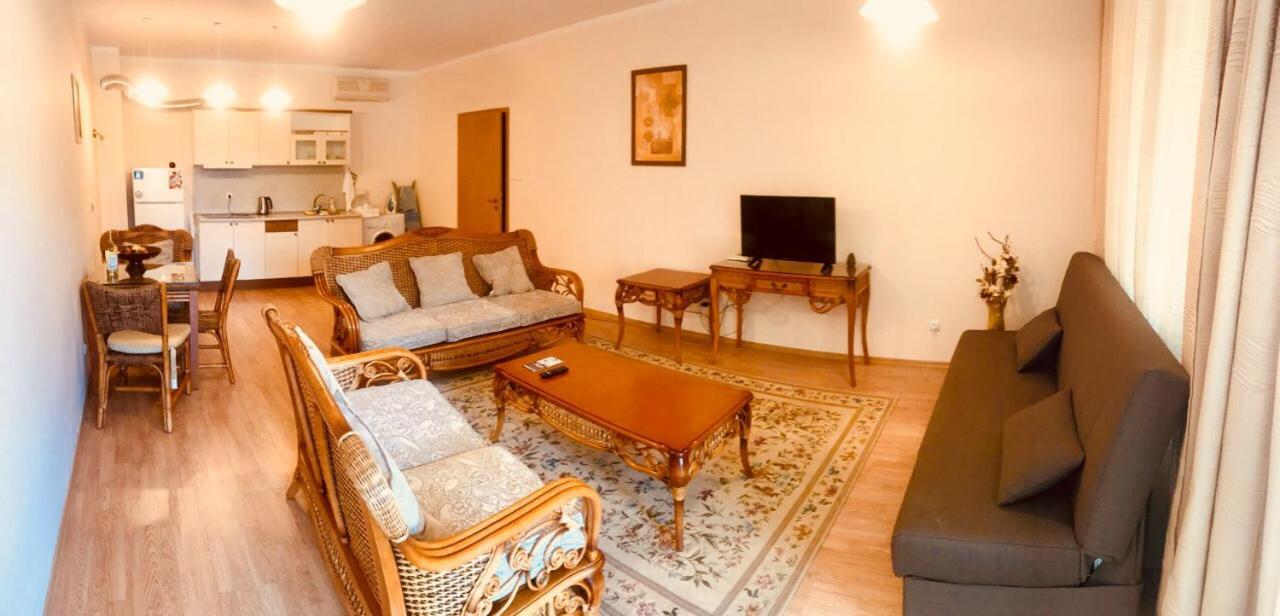 רבדה Oasis Suites Apartments And Studios מראה חיצוני תמונה