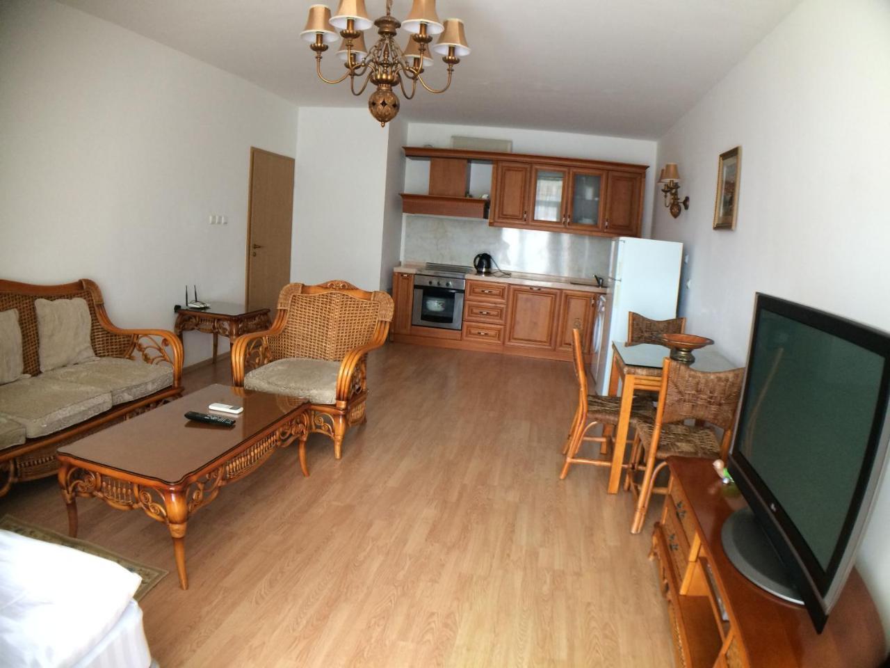 רבדה Oasis Suites Apartments And Studios מראה חיצוני תמונה